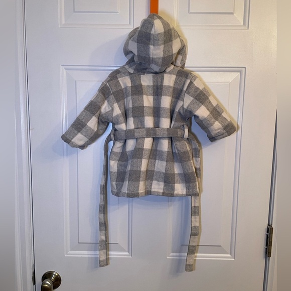 Indigo Baby - Grey & White Checkered Robe - Size 0-12 Months - Picture 2 of 6